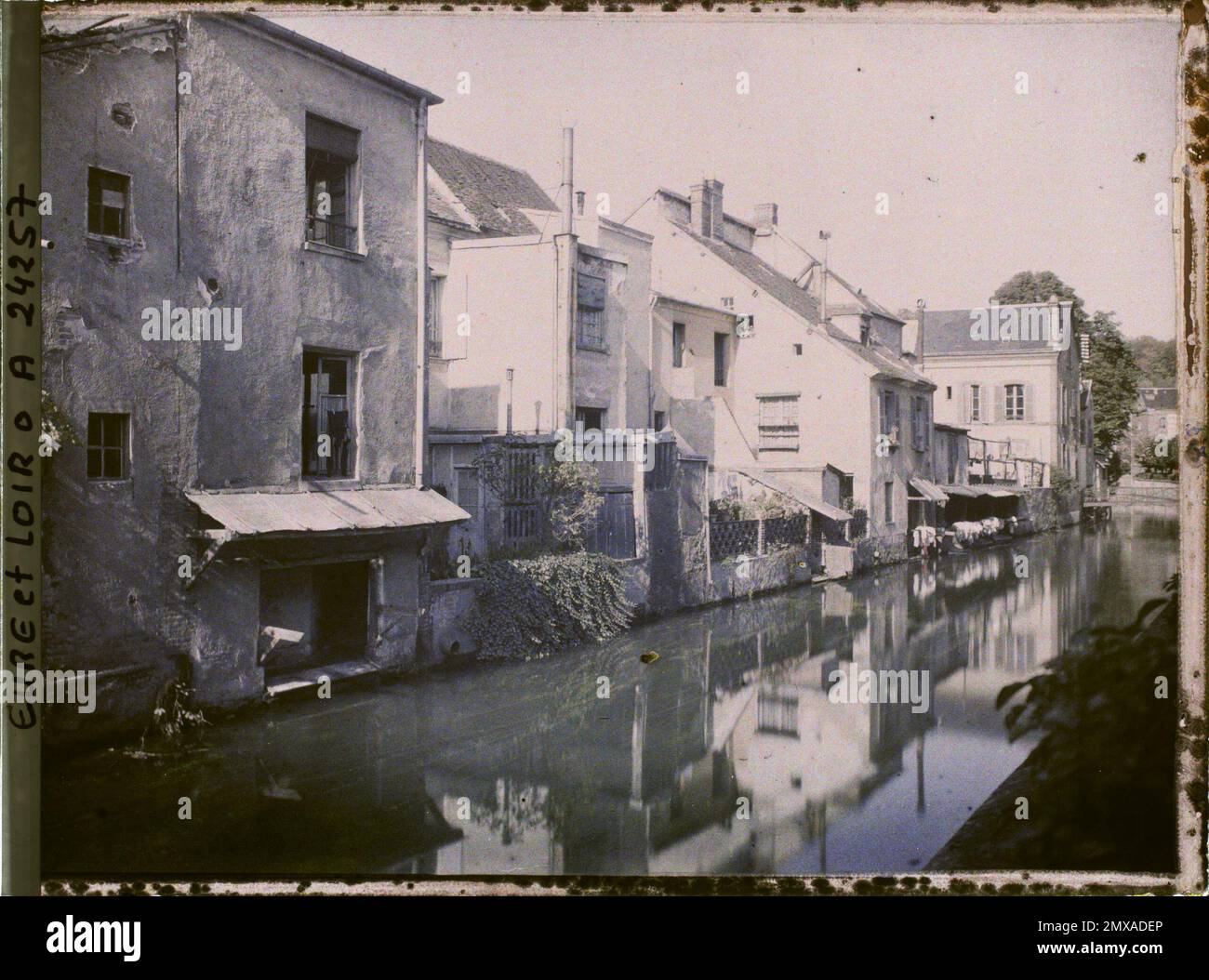 Dreux, France houses and wash house on the banks of the Blaise , 1920 -  Eure, Eure -et -Loir - Auguste Léon - (October Stock Photo - Alamy