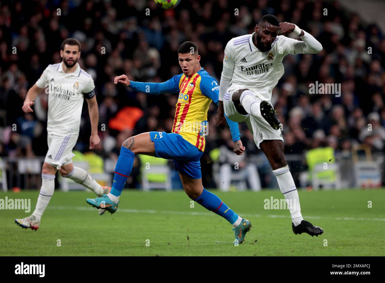 Real Madrid 2-0 Valencia: Marco Asensio and Vinicius Junior score