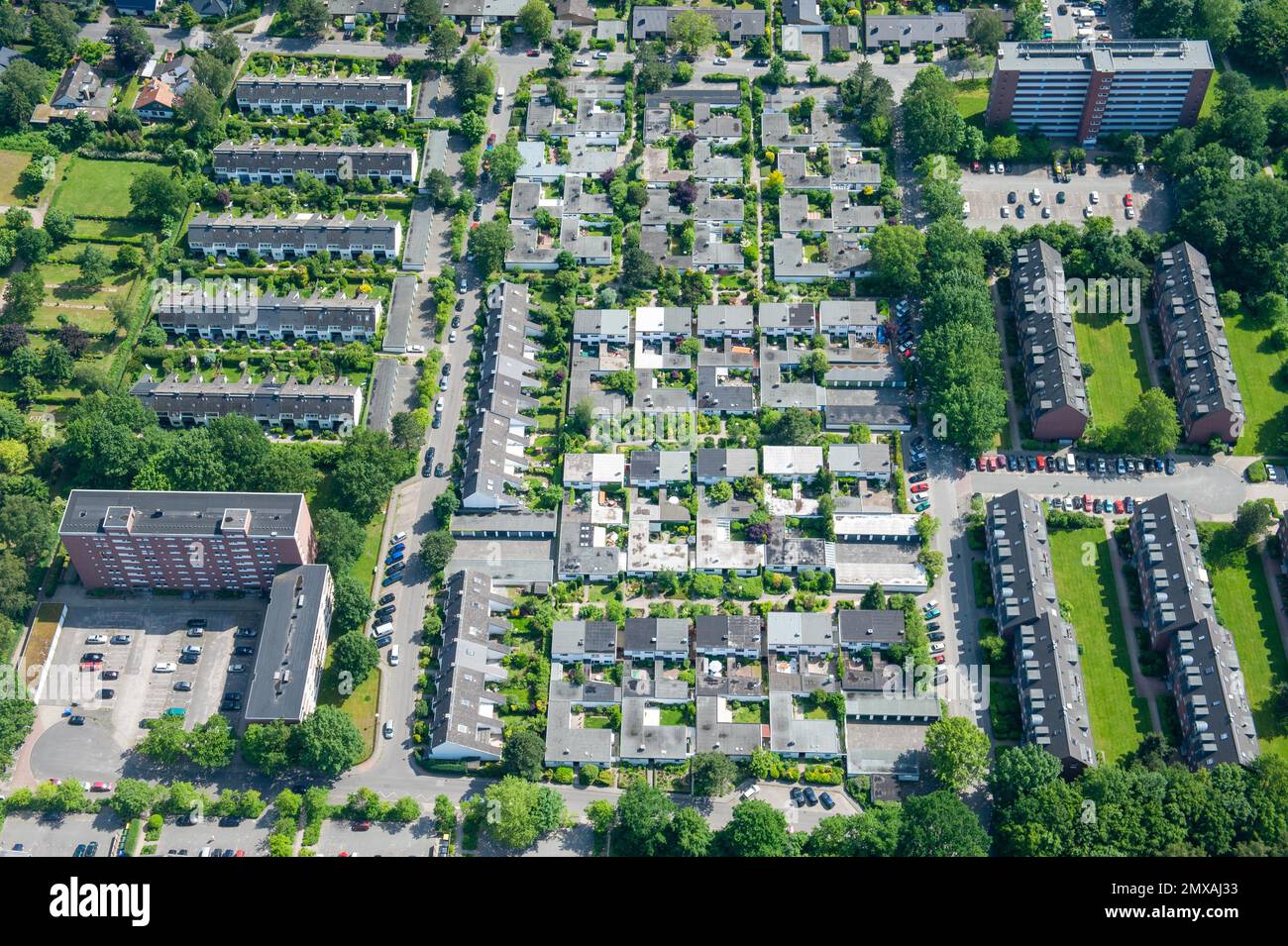 Chain houses hi-res stock photography and images - Alamy