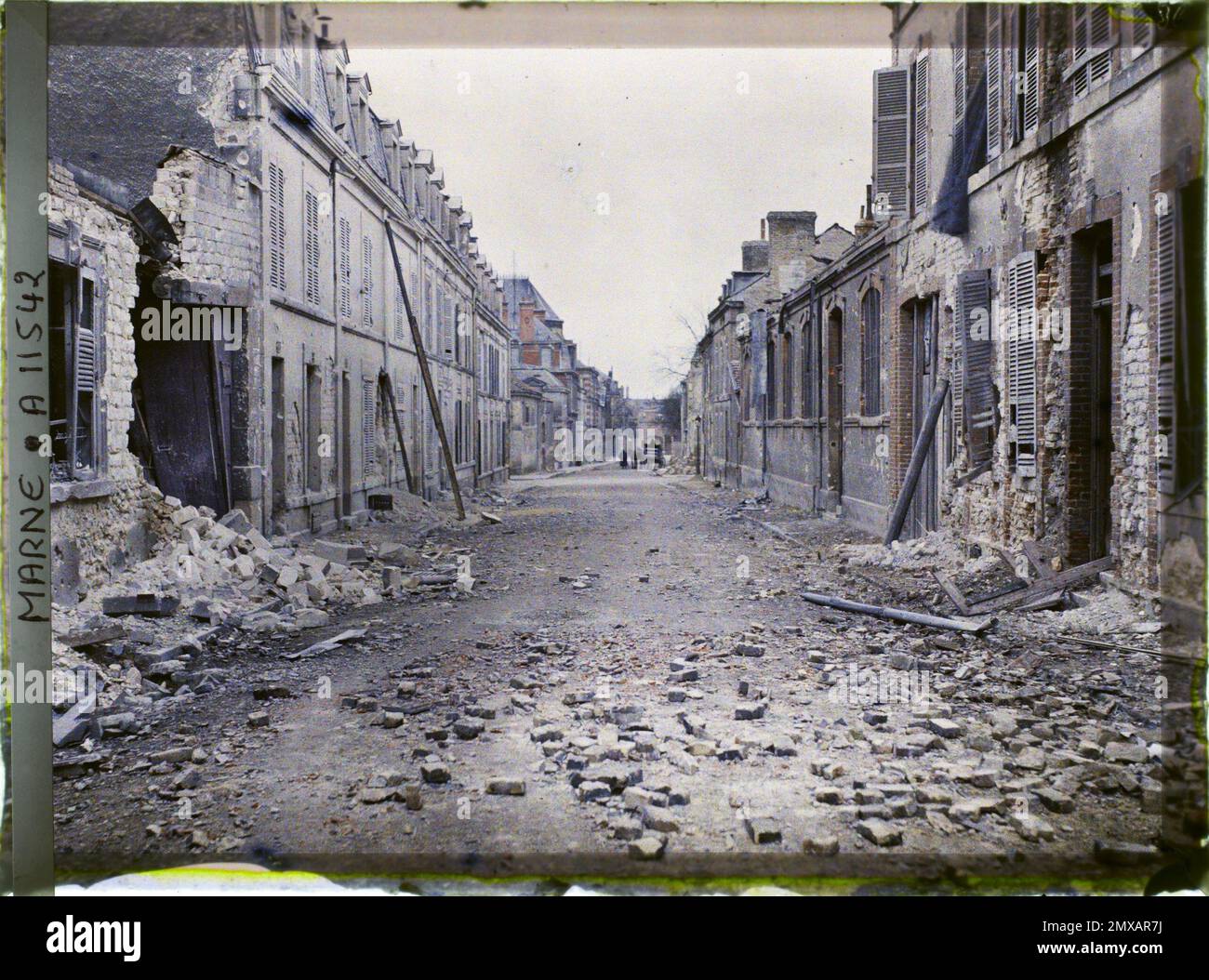 Guerre 14-18 photo biplan Farman française à un aérodrome Guerre 14-18 photo biplan Farman française à un aérodrome