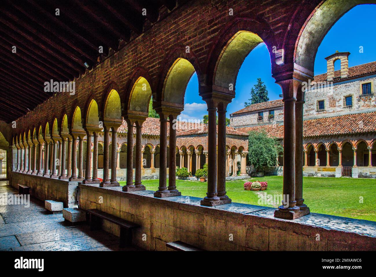 cloister-built-in-1123-san-zeno-maggiore-one-of-the-most-beautiful
