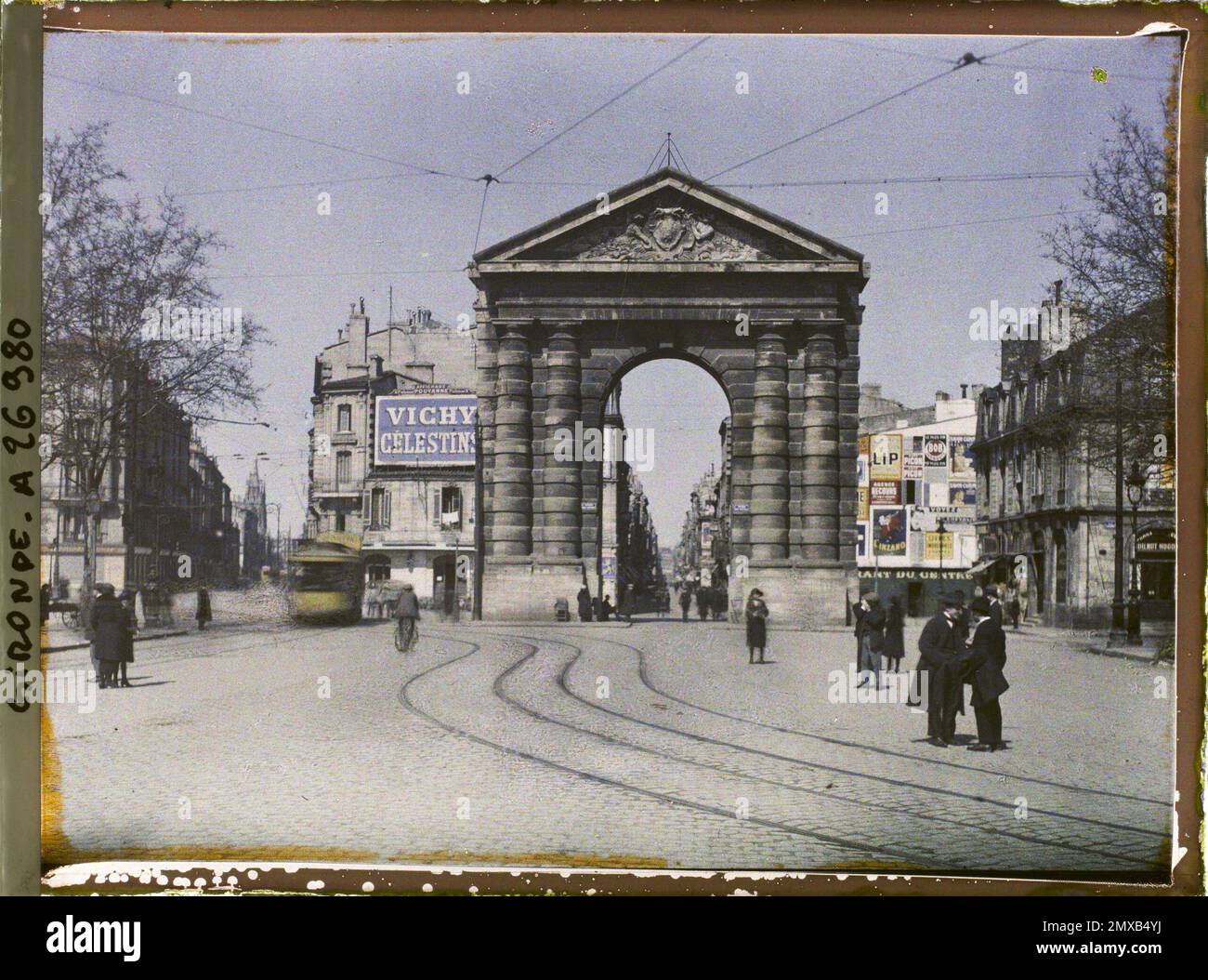 Bordeaux, France The passage of the tram, Porte d 'Aquitaine, on the  current Place des Victoires , 1920-1921 - Charente, Gironde, Basse  -Pyrénées, Hautes Pyrénées - Fernand Cuville Stock Photo - Alamy