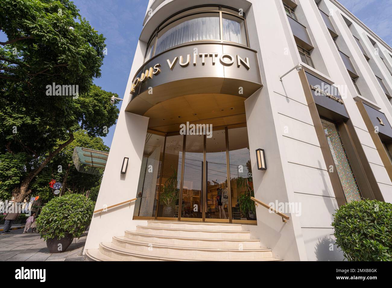 Louis vuitton store street view hi-res stock photography and images - Page  2 - Alamy