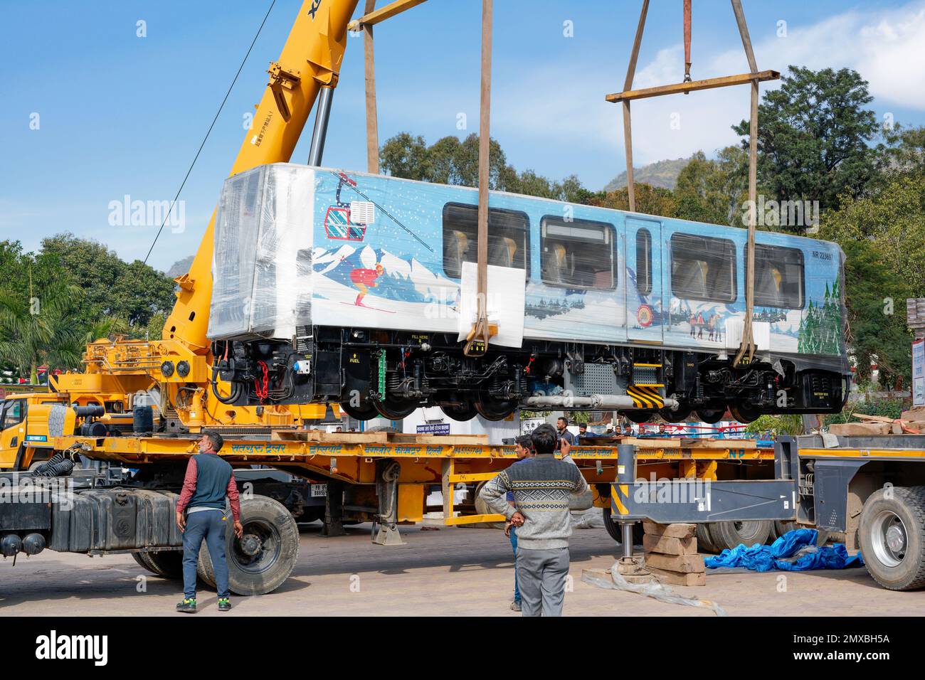 (Latest News) New DHMU train Kalka to Shimla, Getting Offloaded on