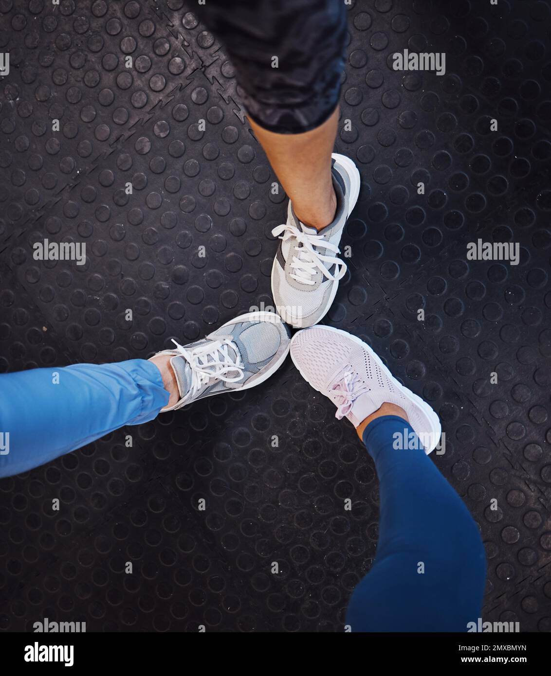 Exercise huddle teamwork women hi-res stock photography and images - Alamy