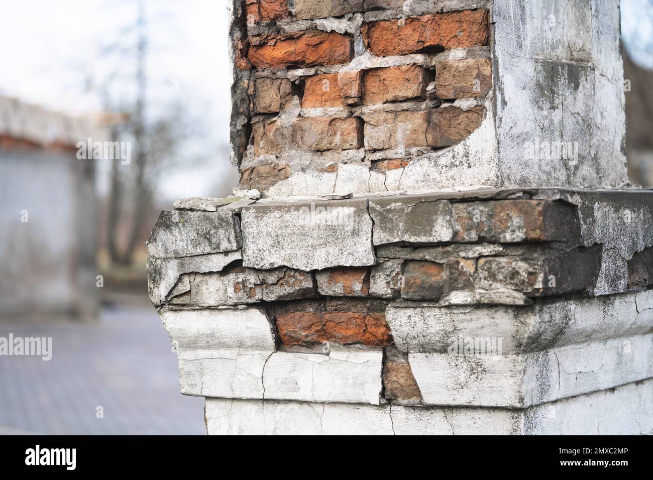 texture of old cracked and destroyed red brick wall Stock Photo - Alamy