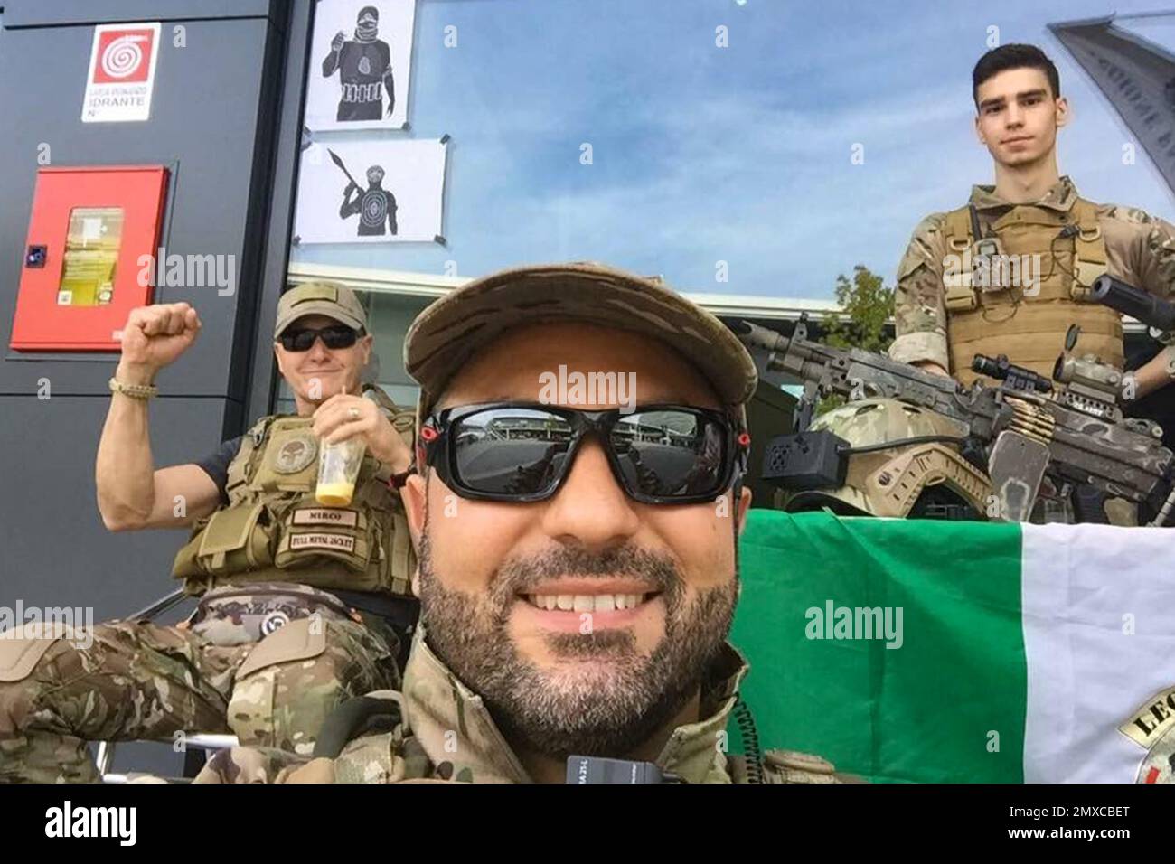soldier selfie while he is fighting war Stock Photo Alamy
