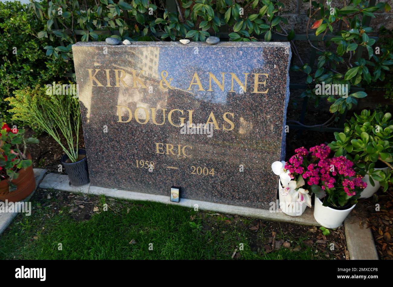 Los Angeles, California, USA 31st January 2023 A general view of atmosphere Actor Kirk Douglas, Anne Douglas and Eric Douglas's Graves at Pierce Brothers Westwood Village Memorial Park Cemetery on January 31, 2023 in Los Angeles, California, USA. Photo by Barry King/Alamy Stock Photo Stock Photo