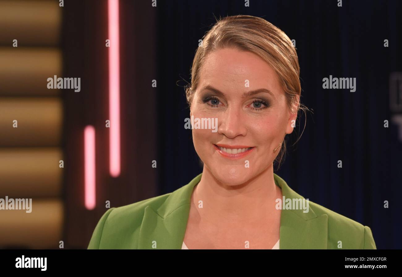 Cologne, Germany. 02nd Feb, 2023. Presenter Judith Rakers as a guest on the WDR talk show Kölner Treff Credit: Horst Galuschka/dpa/Alamy Live News Stock Photo