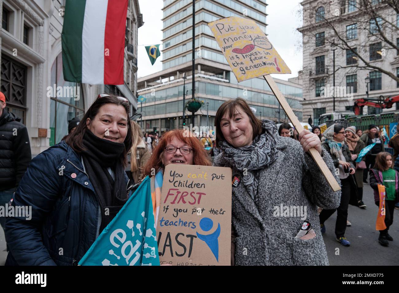 Neosfor Incre NEU, ASLEF & PCS go on strike after a lack of increase pay and to ...