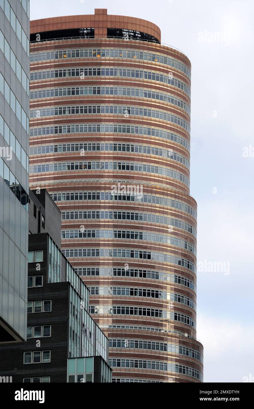 Phillip Johnson's Lipstick Building: Modern elegance in pink hues, a playful icon in the NYC skyline. Stock Photo