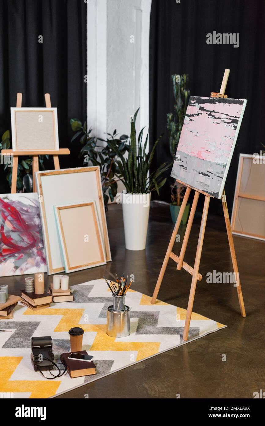 Paintings of books hi-res stock photography and images - Alamy