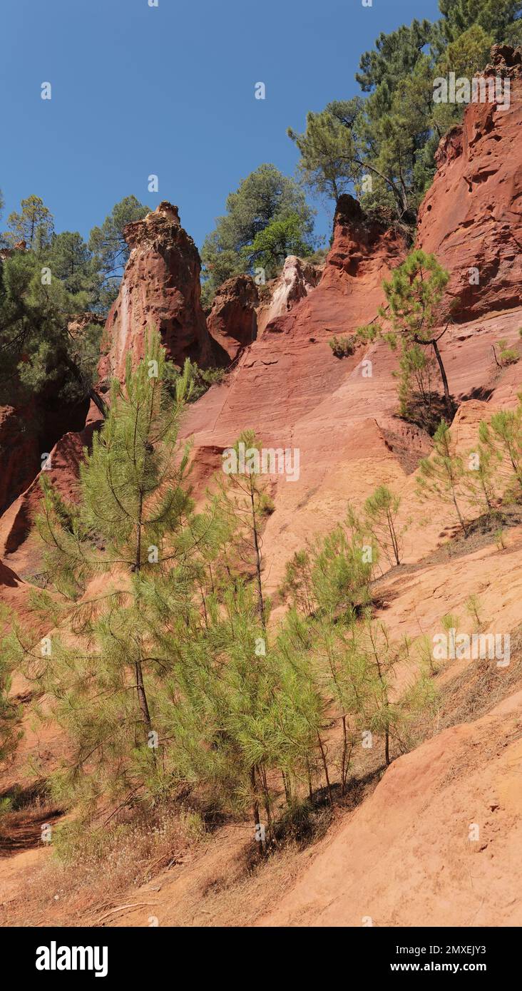 village of roussillon, vaucluse, provence, france Stock Photo - Alamy