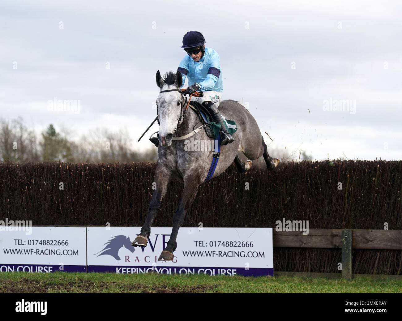 Snowy Clouds ridden by Sean Quinlan on their way to winning the Andrew Dowson 50th Birthday Fillies' Juvenile Hurdle at Catterick Bridge Racecourse. Picture date: Friday February 3, 2023. Stock Photo