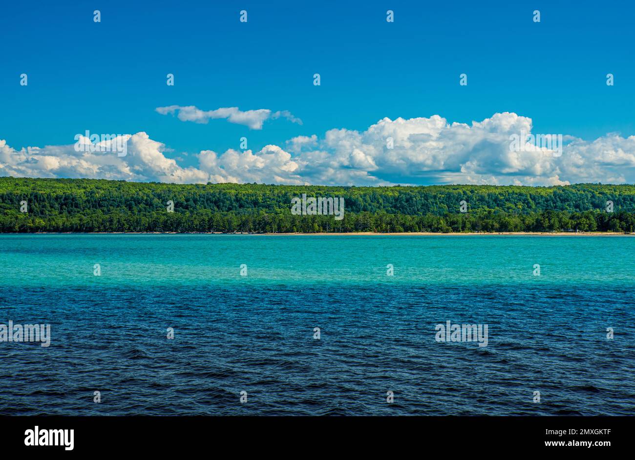 Summer tree line shore Lake Superior Michigan Stock Photo Alamy