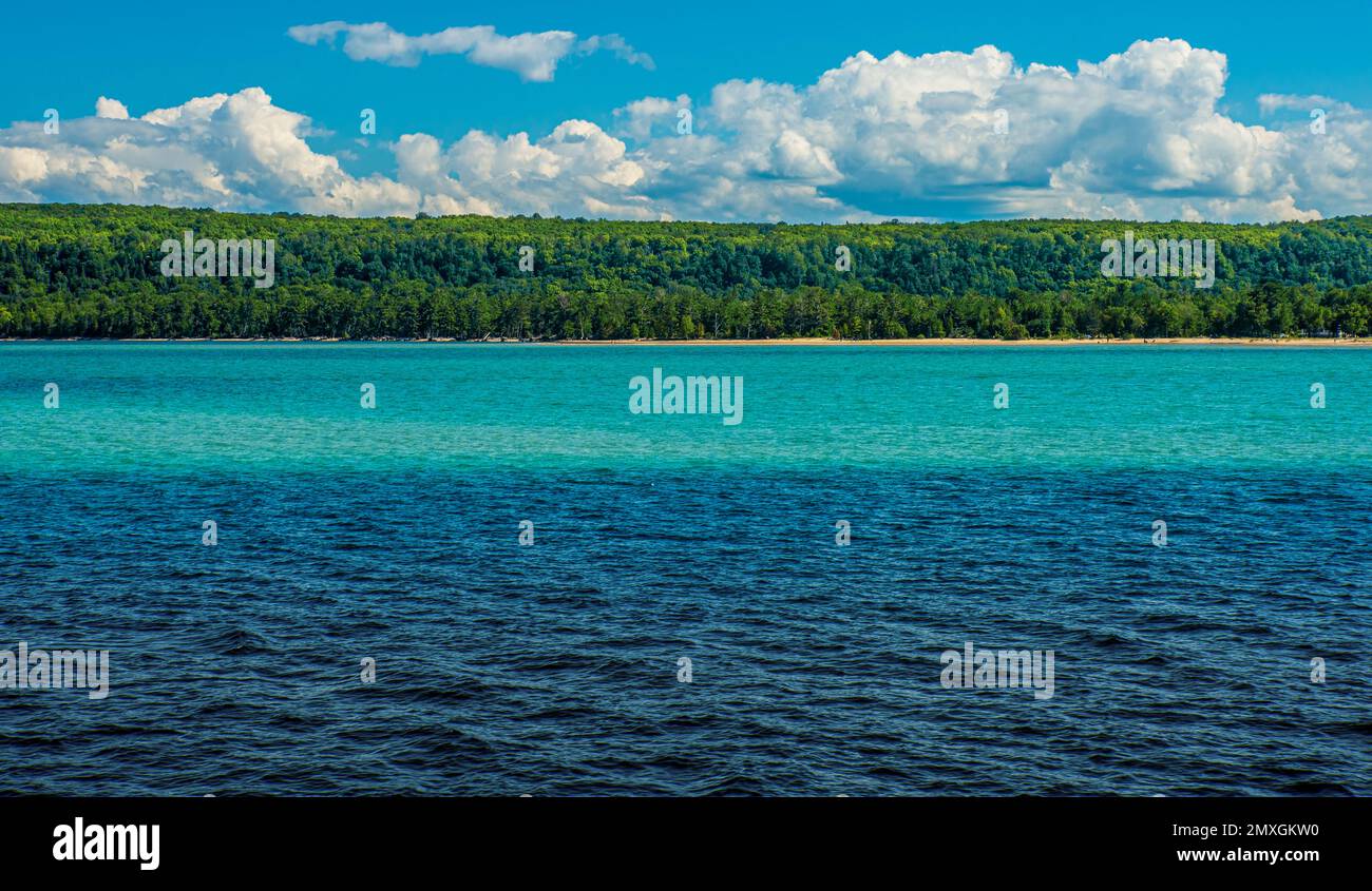 Summer tree line shore Lake Superior Michigan Stock Photo Alamy