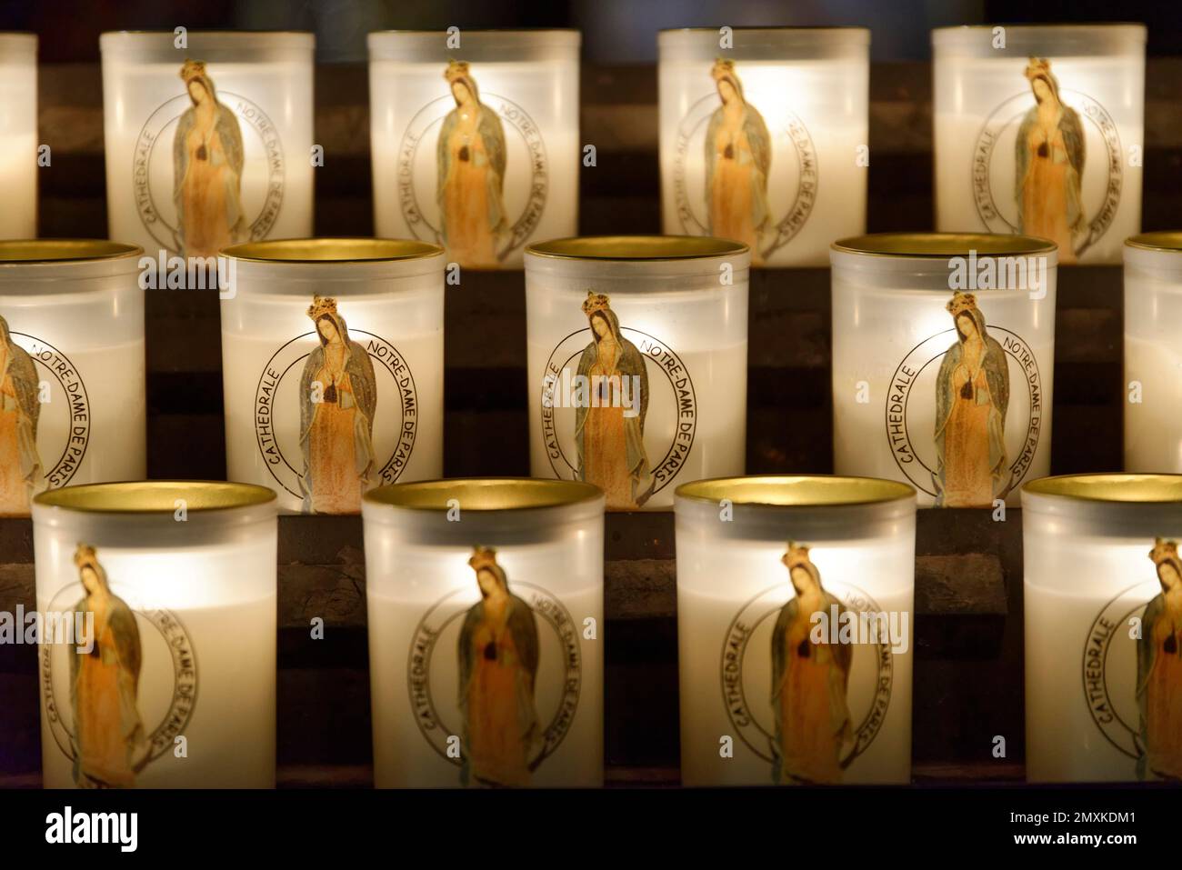 Offering candles, Notre-Dame de Paris Cathedral, Île de la Cité, 4th arrondissement, Paris, France, Europe Stock Photo