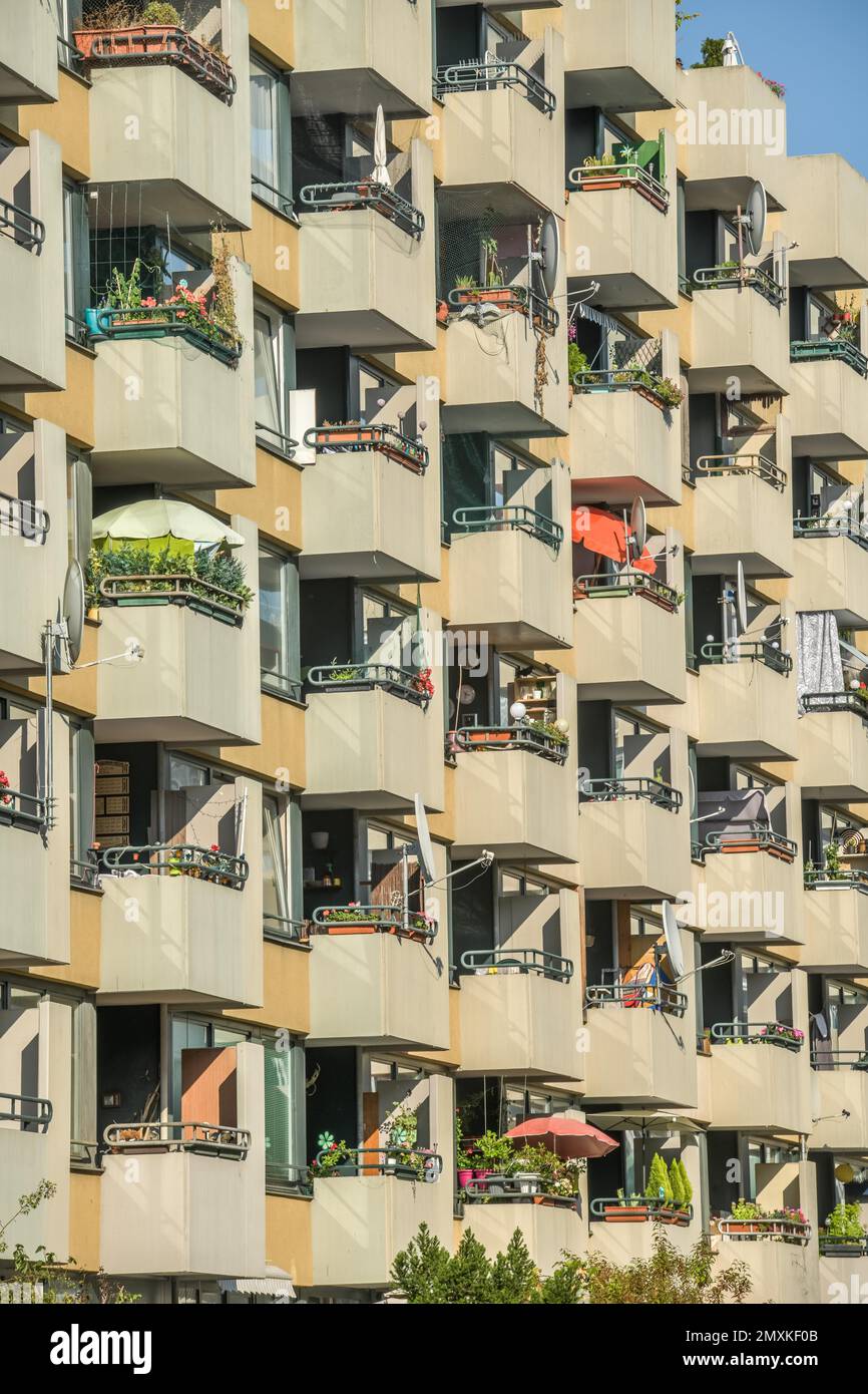 Apartment building with many balconies, Hedemannstraße, Kreuzberg