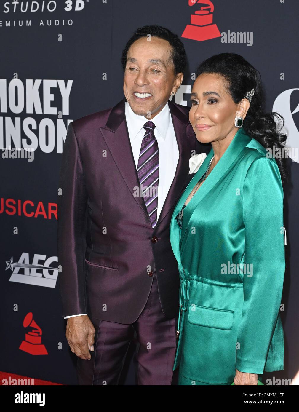 smokey robinson wife and children Image 2
