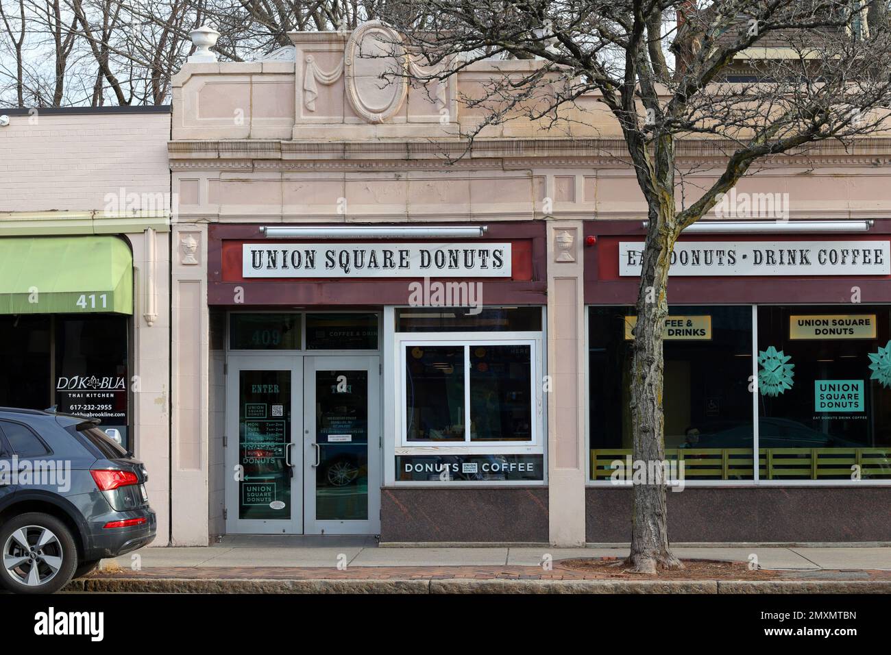 Union Square Donuts, 409 Harvard St, Brookline, Massachusetts. exterior storefront of a doughnut shop near Boston. Stock Photo