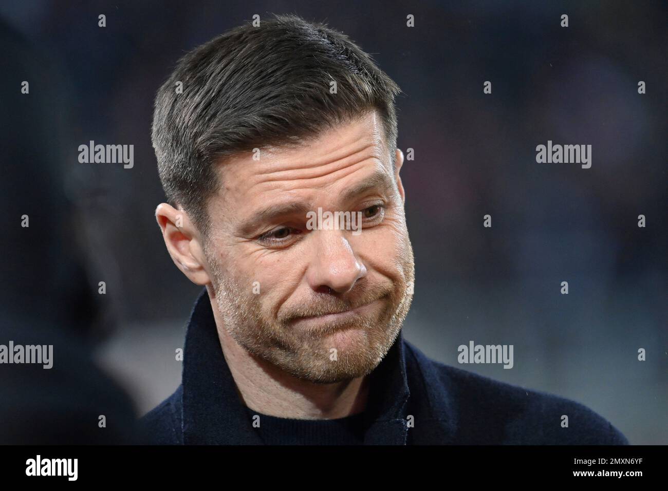 coach Xabi ALONSO (Bayer Leverkusen) with worry lines, serious ...