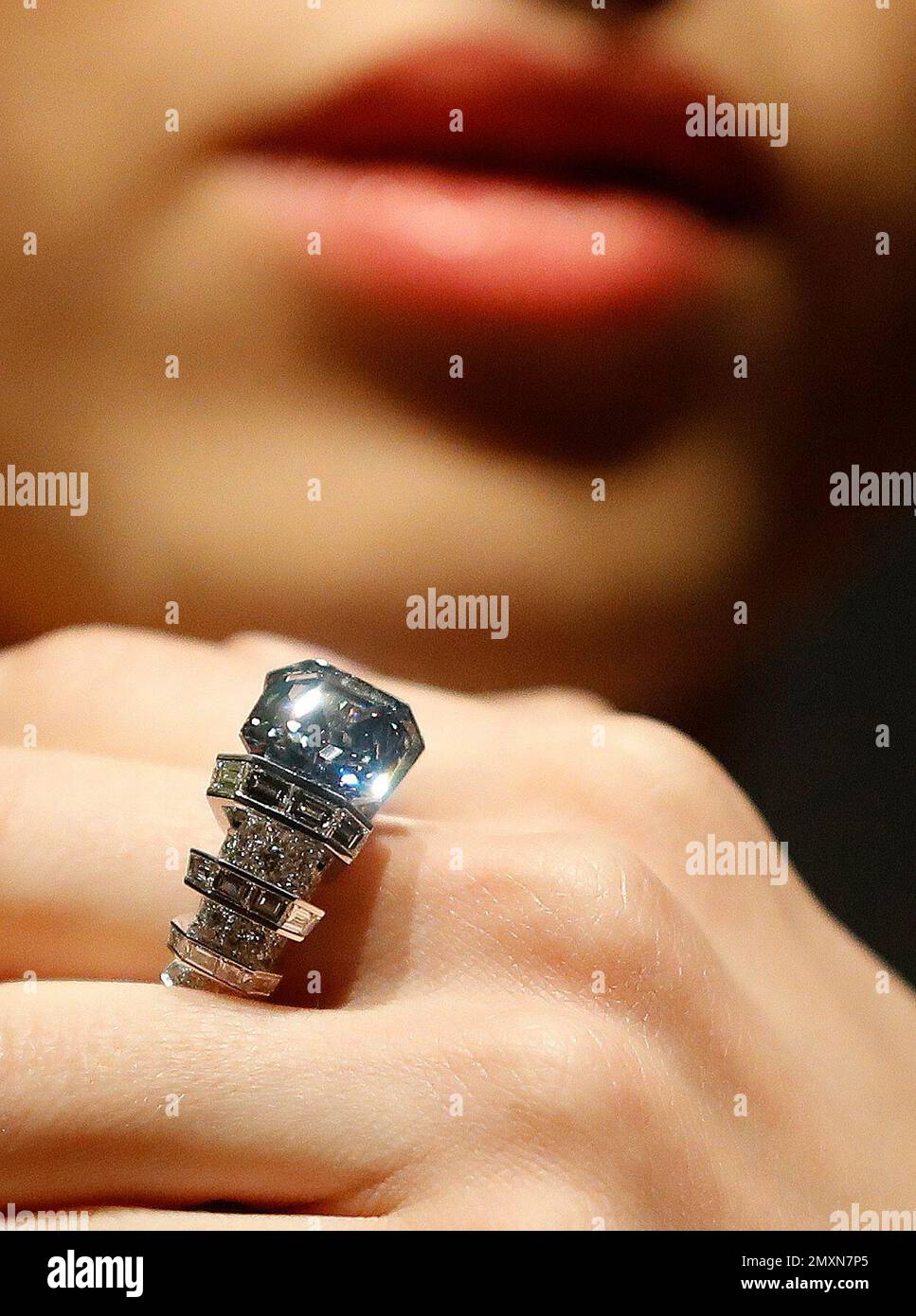 Cartier top ring 2016