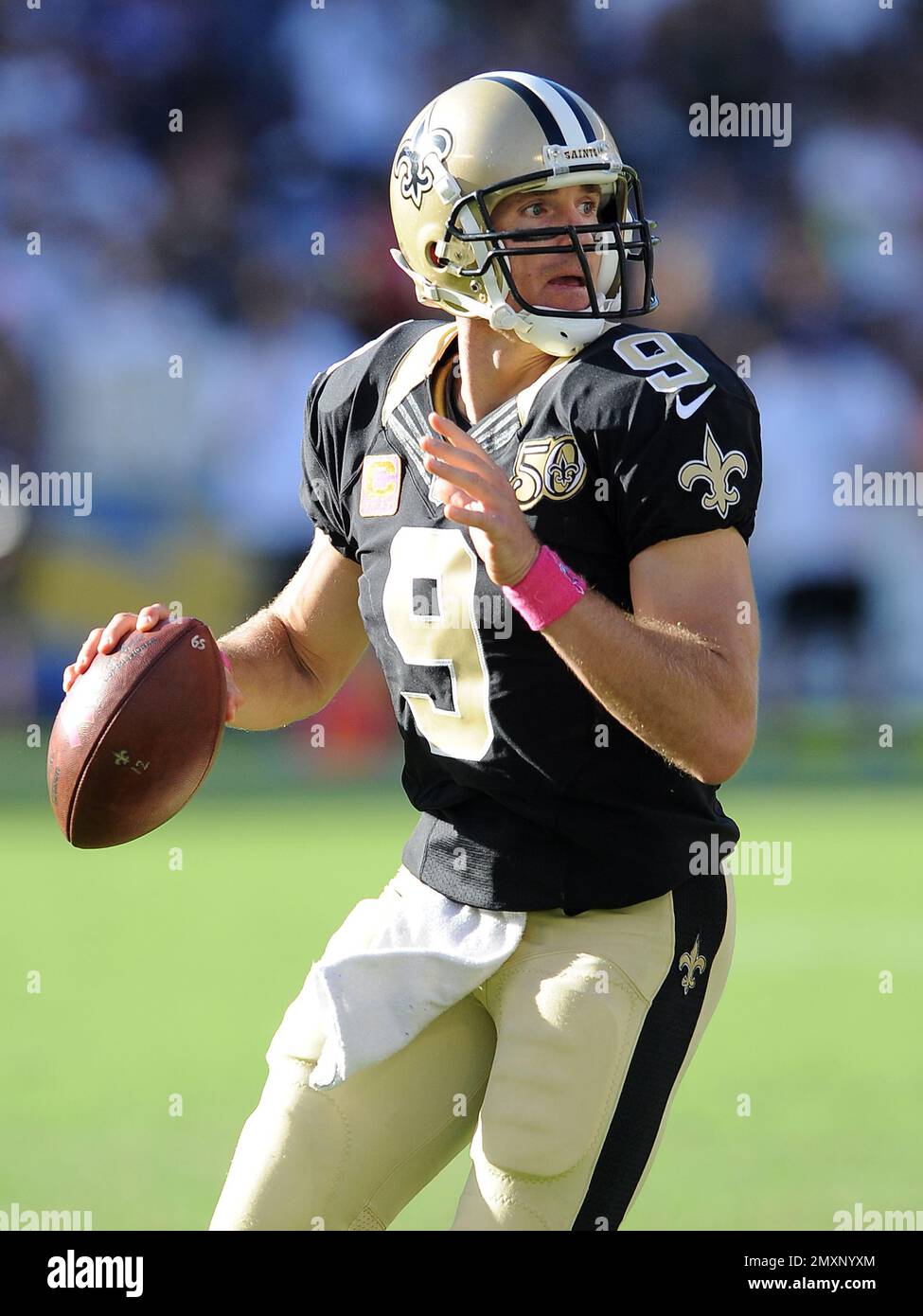 New Orleans Saints quarterback Drew Brees (9) scrambles during the ...