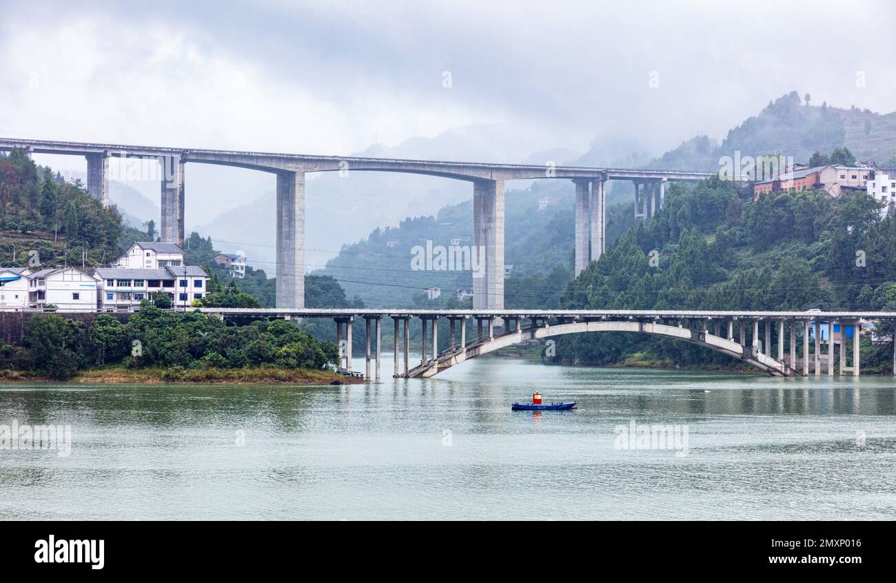 Yangtze river bridge Stock Photo Alamy
