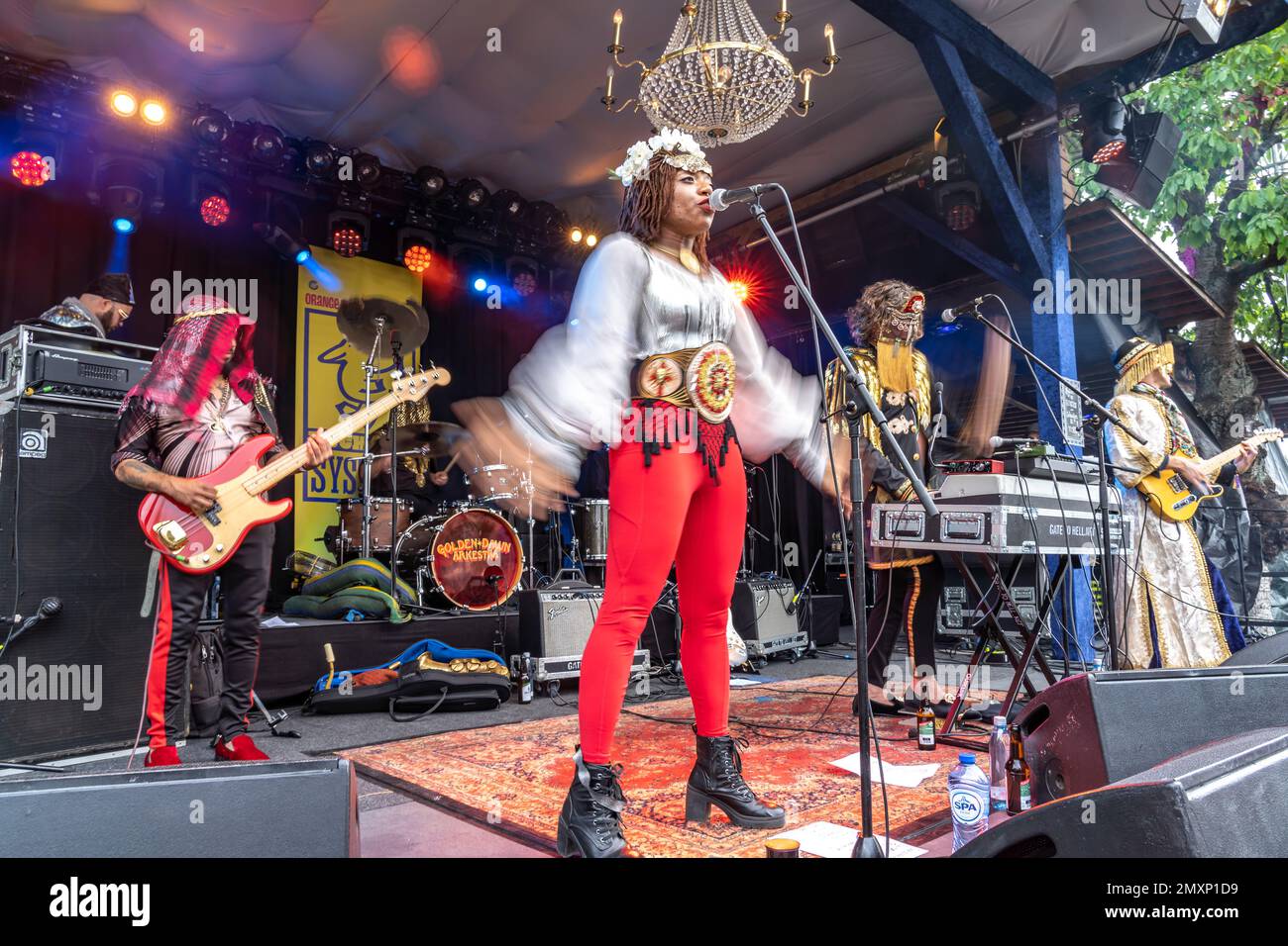 Die Band Golden Dawn Arkestra aus den USA  live beim Orange Blossom Special Festival, Beverungen, Deutschland  |  US  band Golden Dawn Arkestra live a Stock Photo