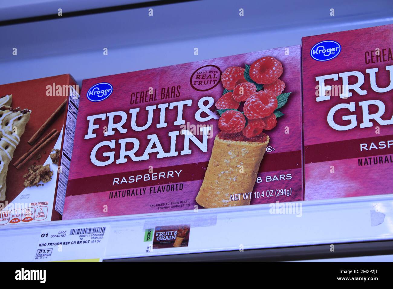 Kroger Raspberry Fruit & Grain bars in a box on a shelf Stock Photo Alamy