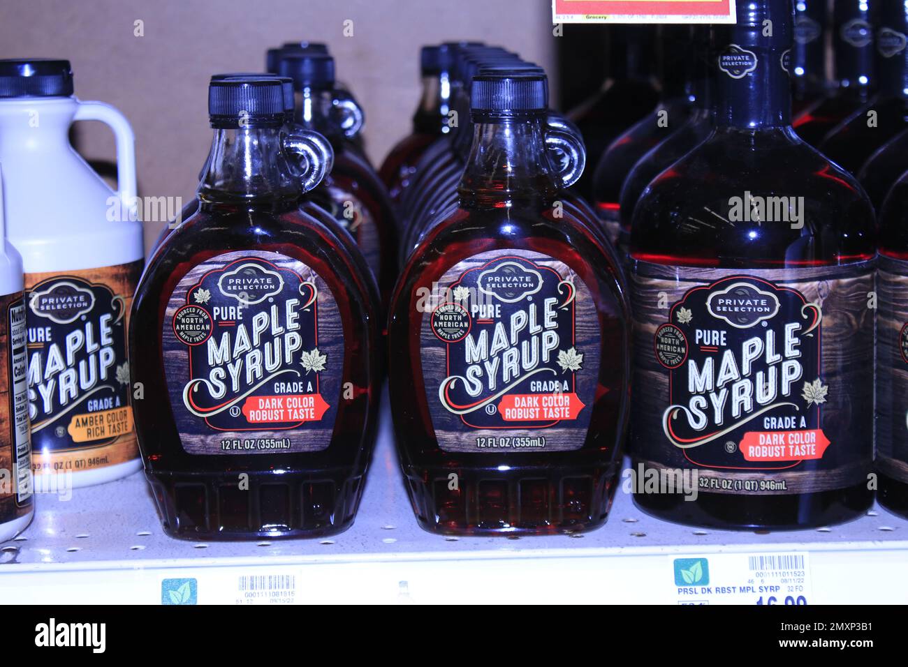 Private Selection Maple Syrup on a supermarket shelf Stock Photo Alamy