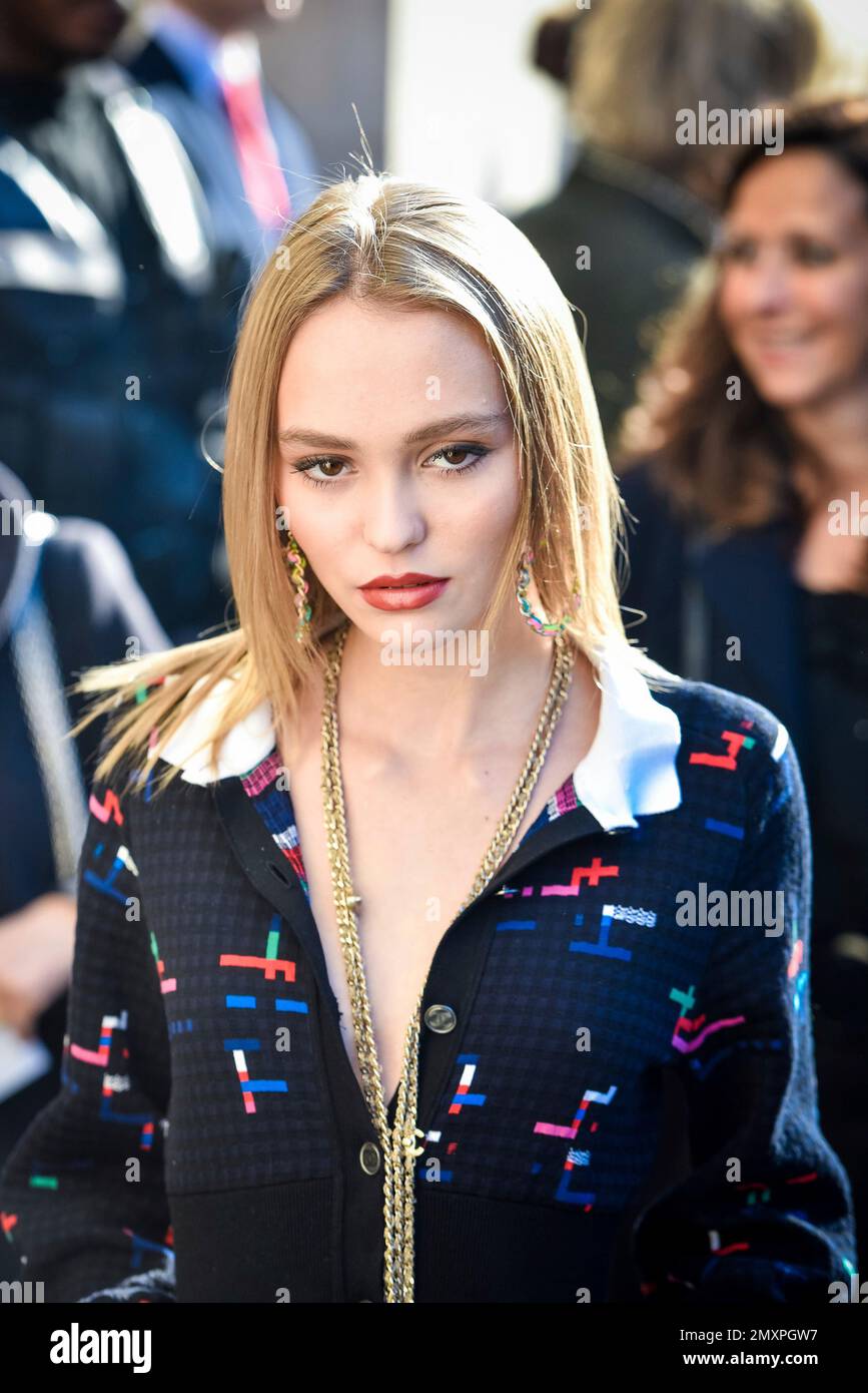 女性情報誌 JaLOUSE Dec 2016 Jan 2017 Lily Rose Depp Lily-Rose Depp Rocks Chanel for Jalouse January 2017 Cover Story