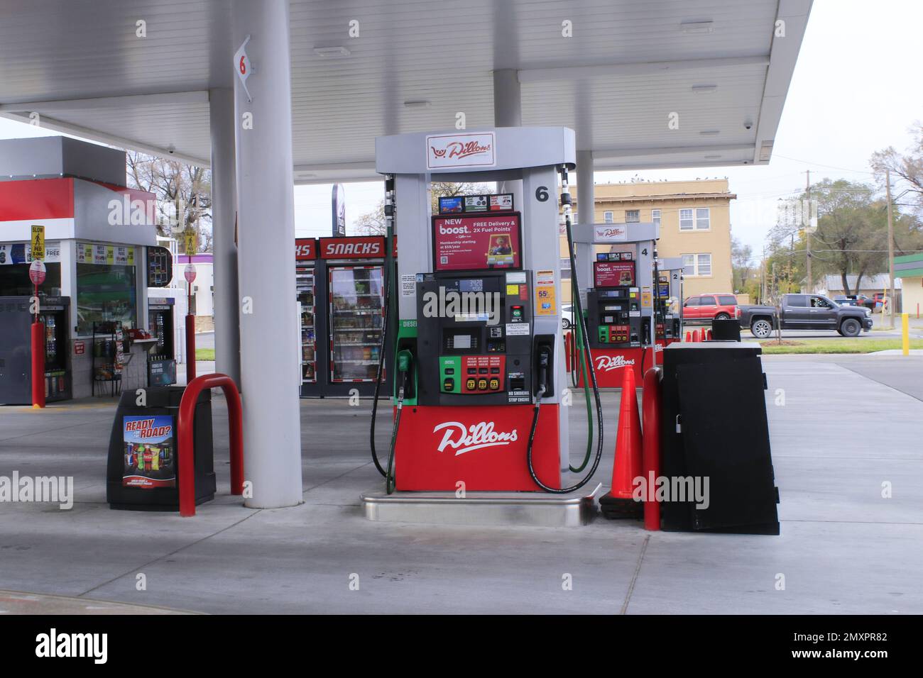 Dillons gas station hires stock photography and images Alamy