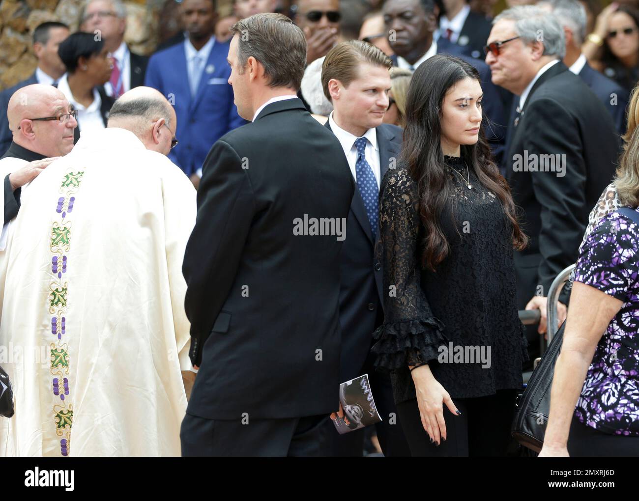 Jose Fernandez's Pregnant Girlfriend Maria Arias Attends Memorial in First  Public Appearance Since His Death