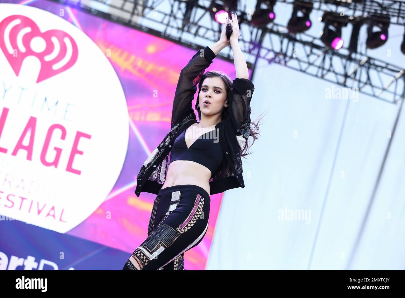 Hailee Steinfeld Performs At The Daytime Village During The 2016 Hailee Steinfeld Performs At The Daytime Village During The 2016