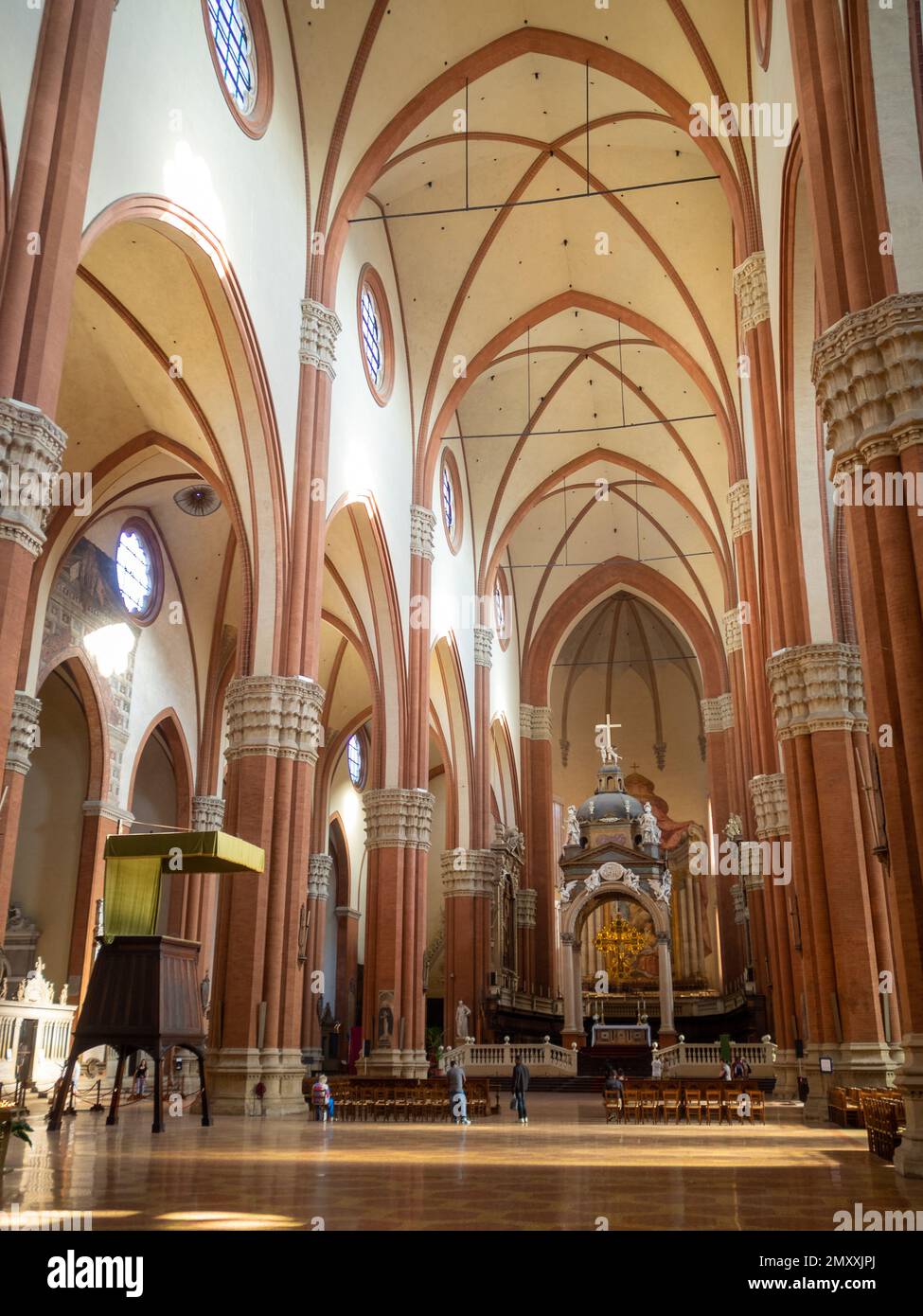 The main nave and high altar of San Petronio, Bologna Stock Photo