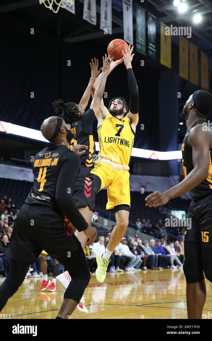 London Ontario Canada. Jan 19 2023, The Sudbury 5 Defeat the London Lightning 86-83 in the NBLC Season opener. Mike Edwards(7) of the London Lightning Stock Photo