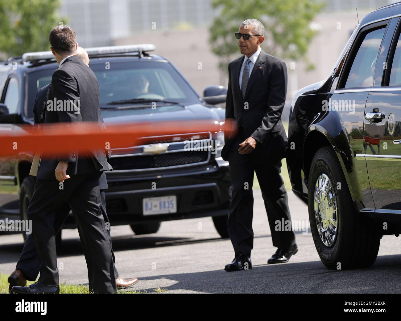 Obama Walter Reed President Barack Obama arrives at Walter Reed National Military Medical ...