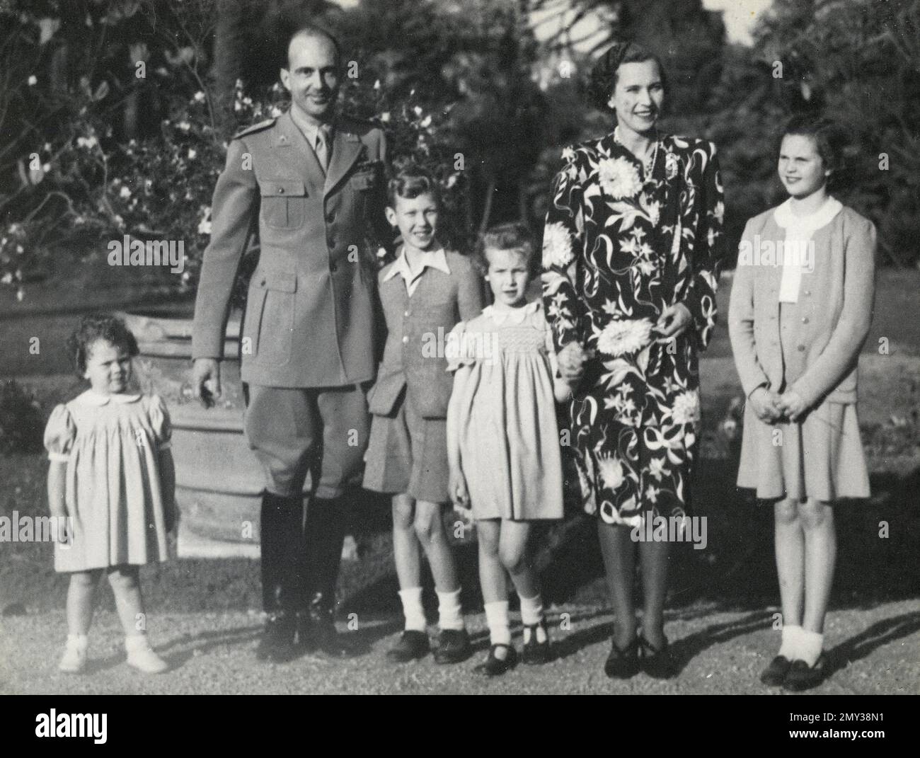 Italian prince Umberto of Savoy with his wife Maria Josè and their  children, Italy 1946 Stock Photo - Alamy