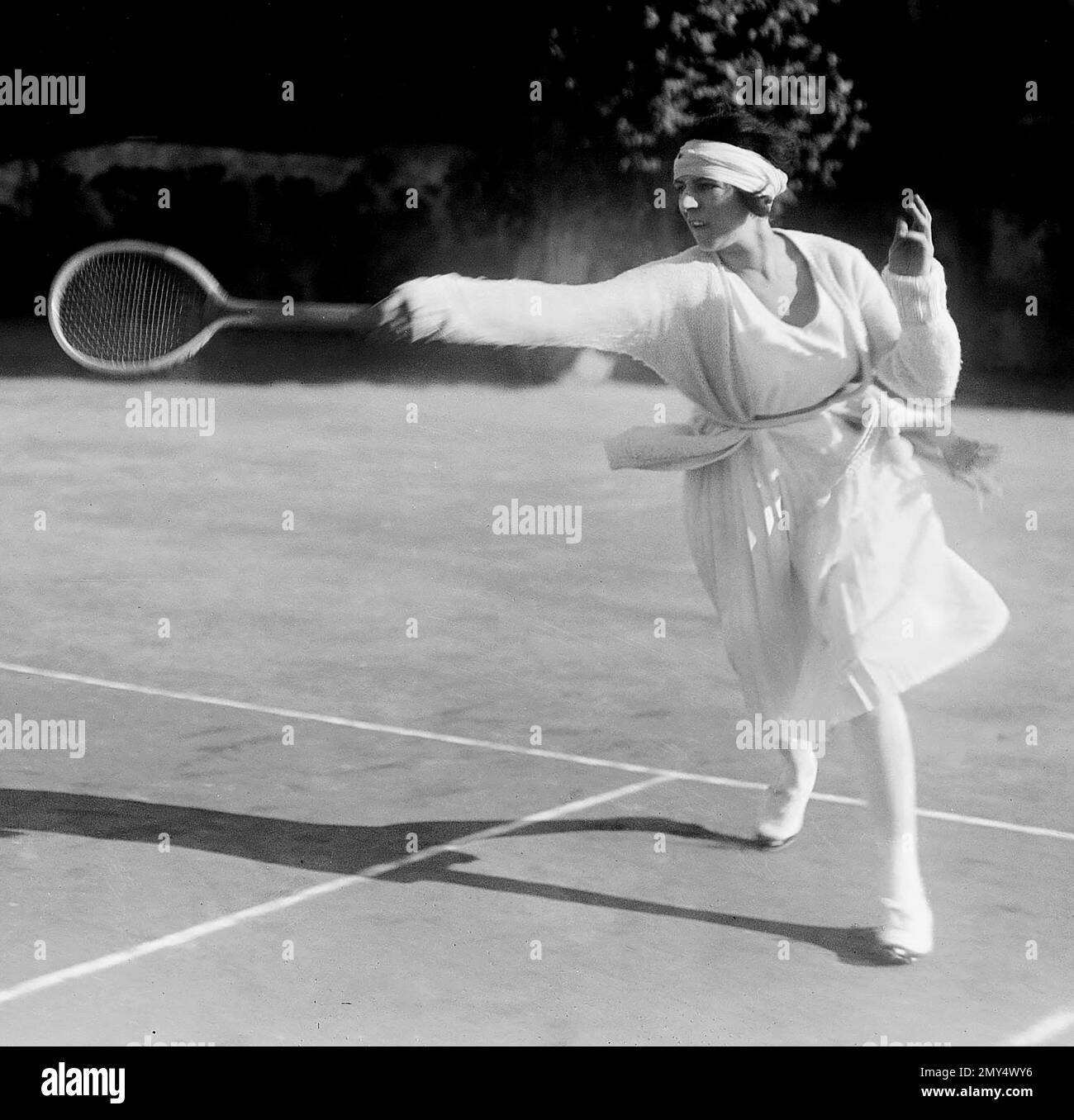 Suzanne Lenglen. Portrait of the French tennis player and inaugural