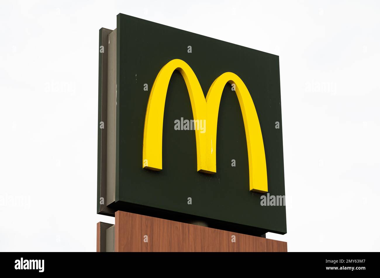 Arles, Provence, France, 1 1 2023 - Sign of the fastfood chain Mac Donalds Stock Photo
