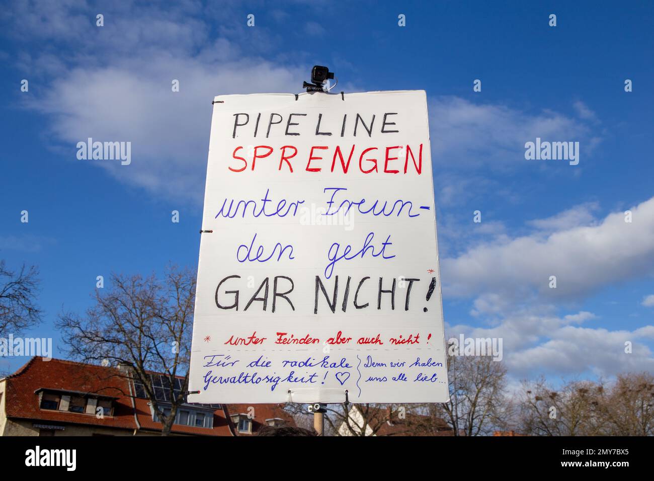 Demonstration in Landau in der Pfalz für Friedensverhandlungen, bezahlbare Energie- und Lebenshaltungskosten und Politikerhaftung. Die Demonstration w Stock Photo