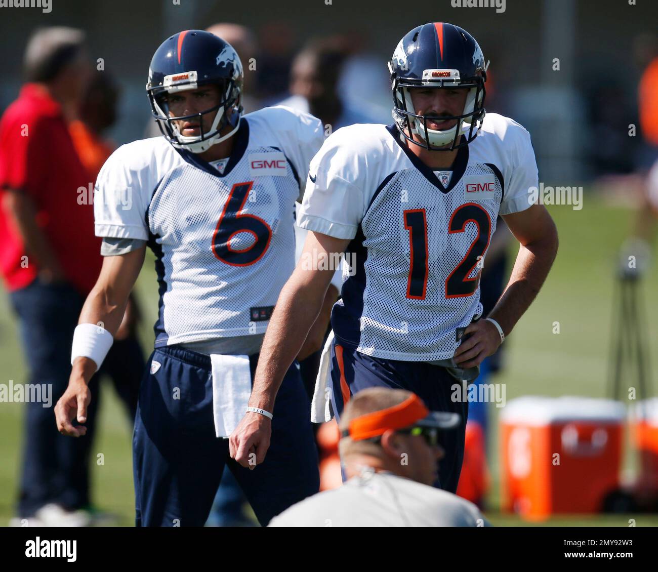 Uncovering the Hidden World of NFL Quarterbacks: A Look into Paxton Lynch's Height and Athleticism