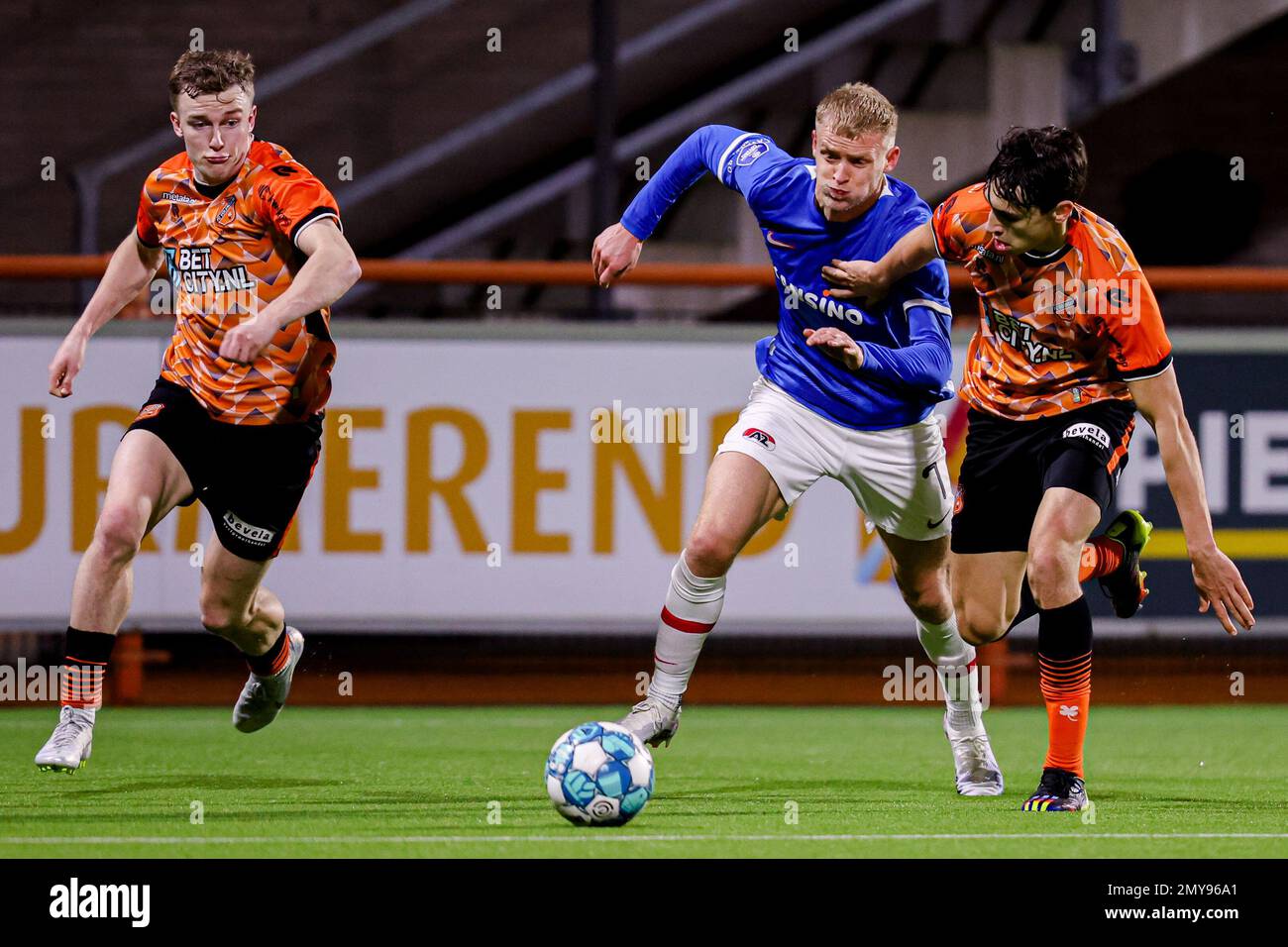 Nederlandse voetbalwedstrijd sfeer