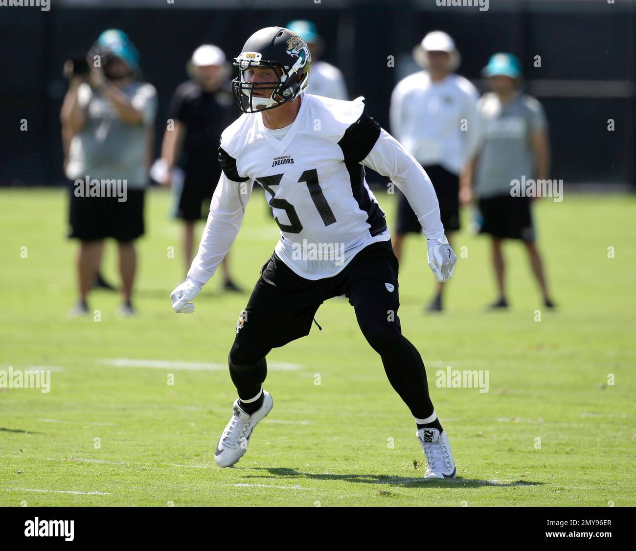 Jacksonville Jaguars middle linebacker Paul Posluszny runs a defensive