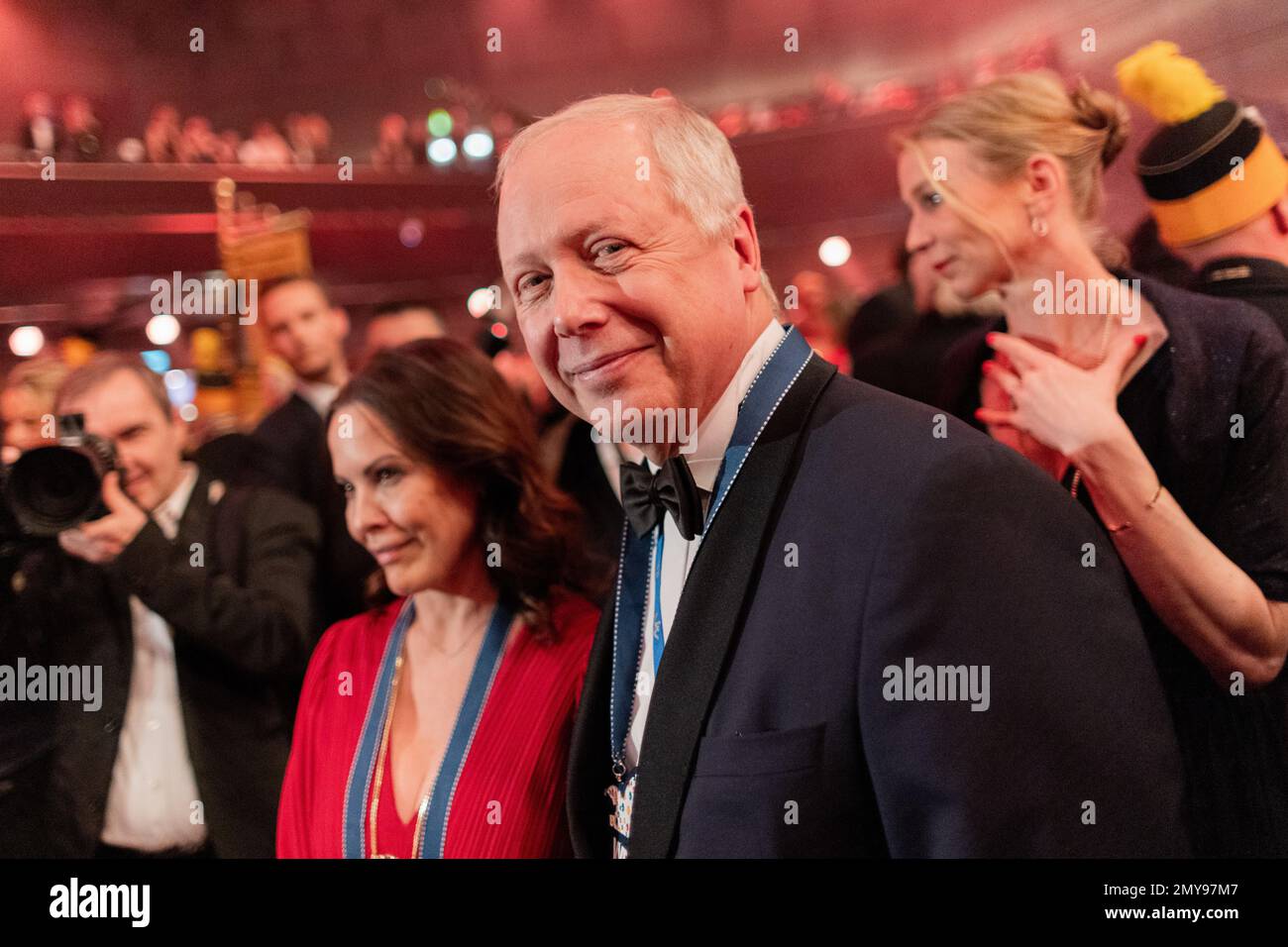 Aachen, Germany. 04th Feb, 2023. Tom Buhrow, Director-General of WDR and  Chairman of ARD, and his wife Daniela Boff chat at the award ceremony for  the "Order against Animal Seriousness" of the
