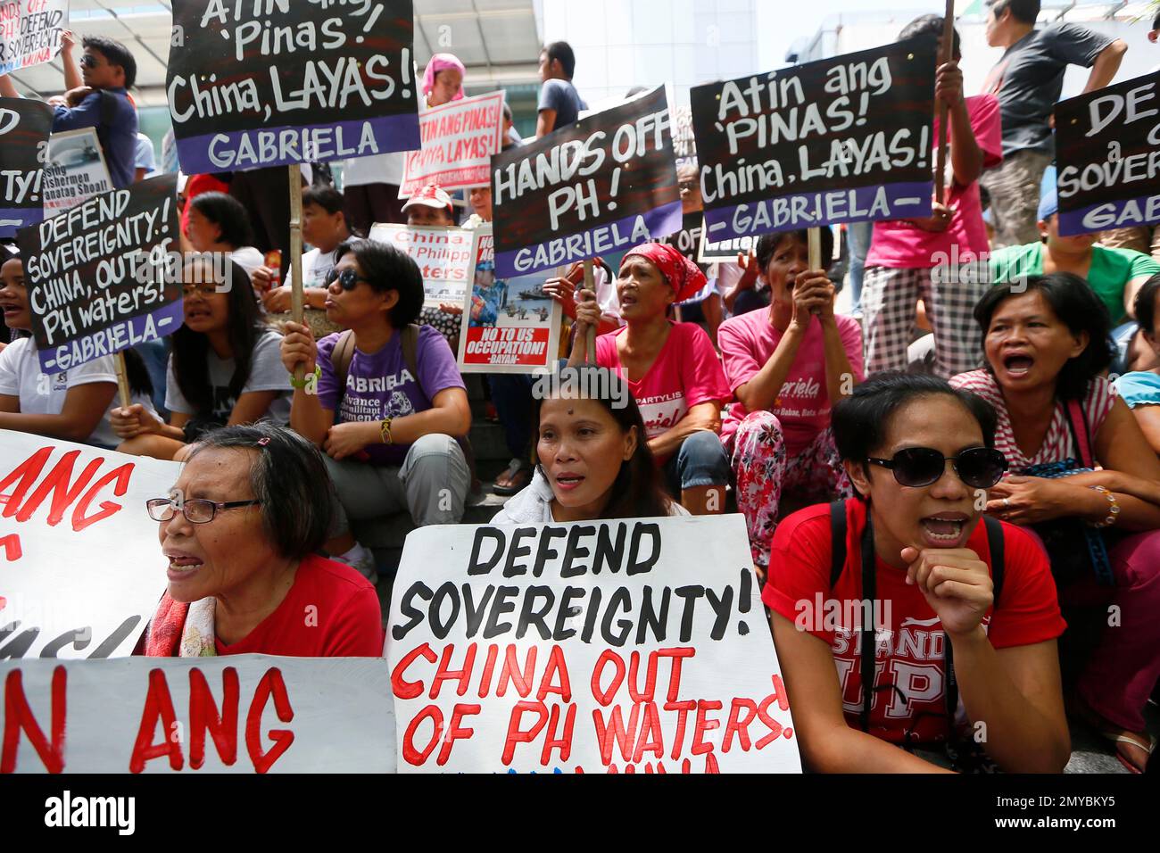 protesters-shout-slogans-while-displaying-placards-denouncing-china