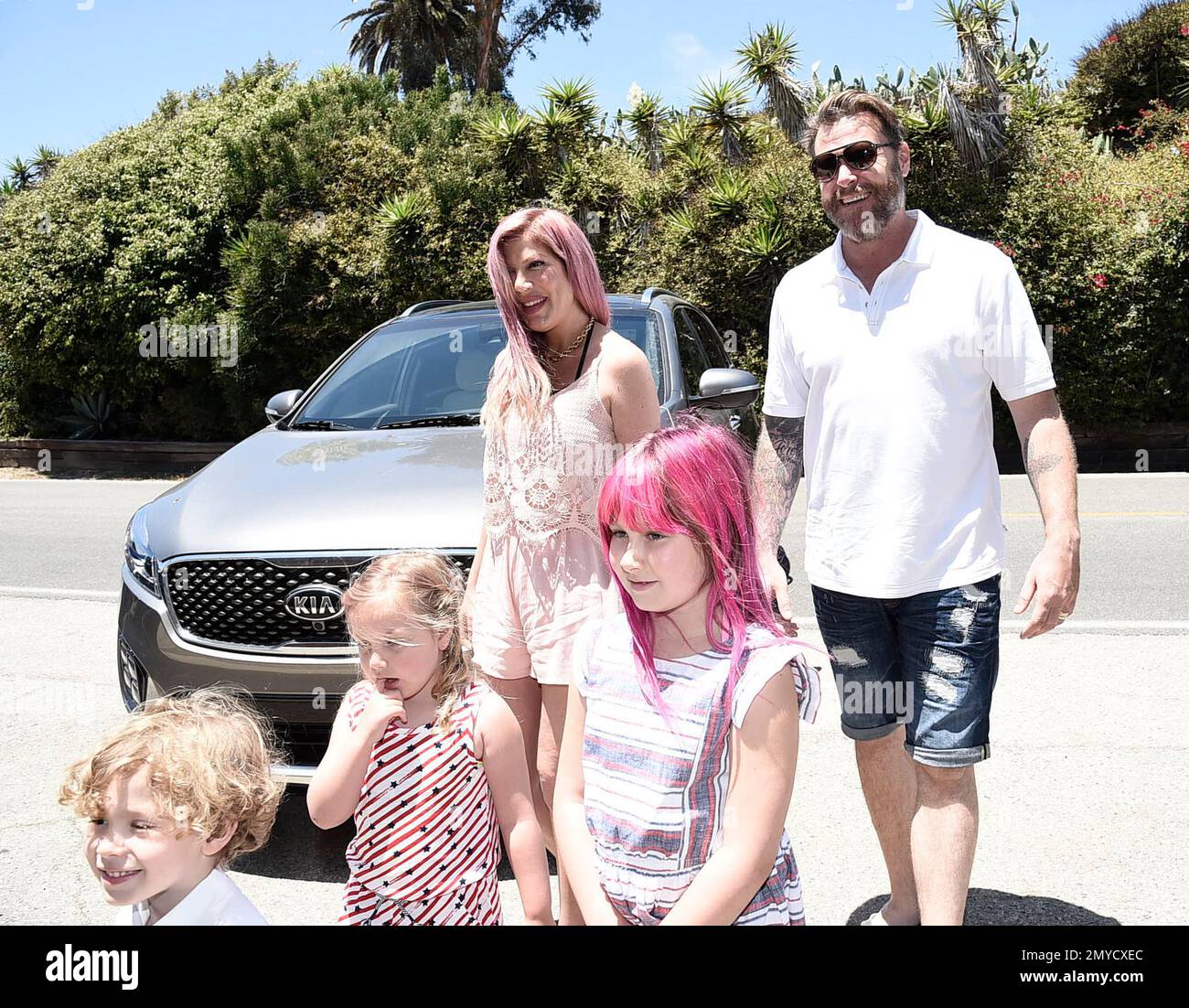 Actress Tori Spelling, husband Dean McDermott, and family spend the day