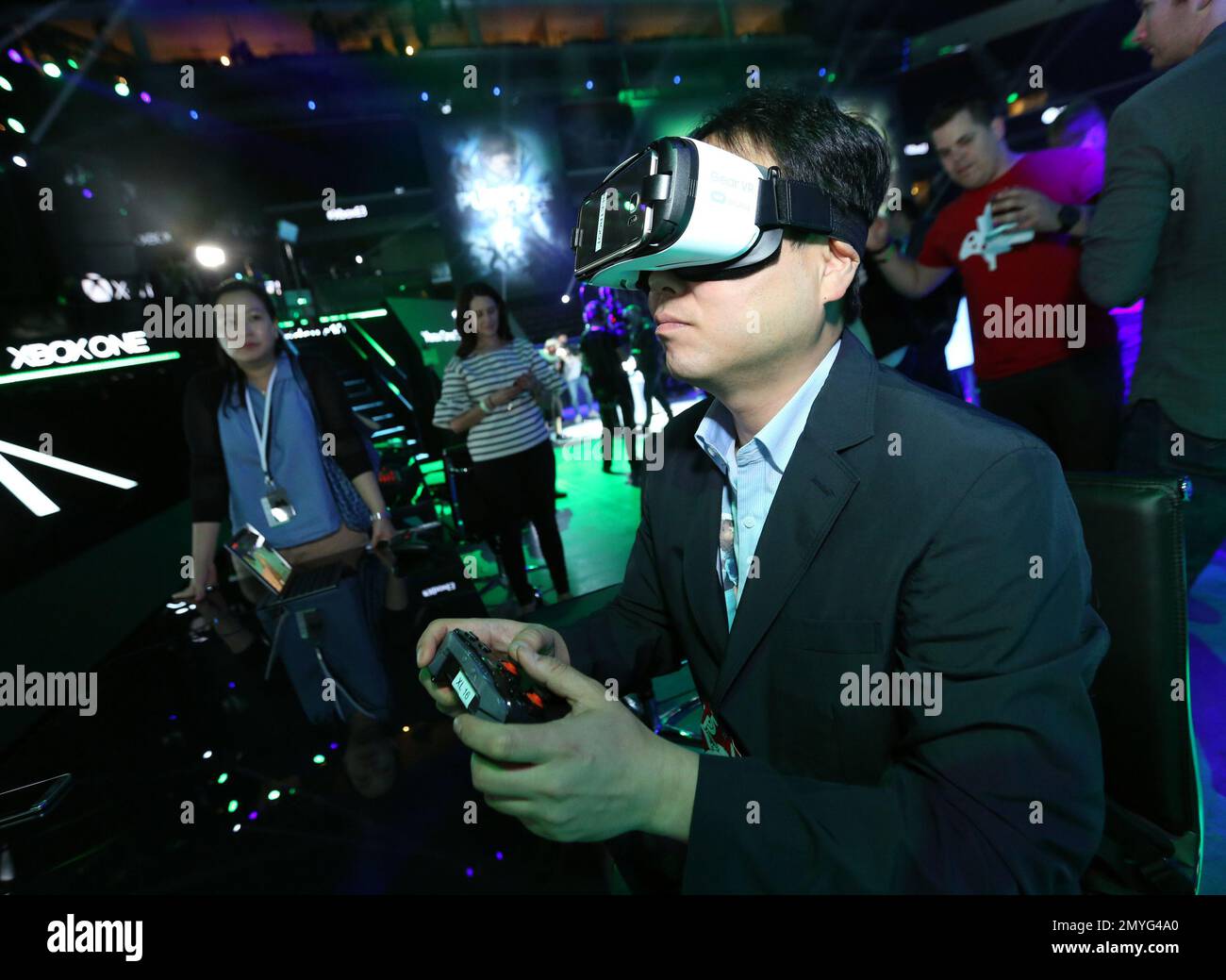 IMAGE DISTRIBUTED FOR MICROSOFT - Gamers experience "Minecraft" with Oculus  VR at the Xbox Media Showcase at E3 2016 in Los Angeles on Monday, June 13,  2016. (Photo by Casey Rodgers/Invision for