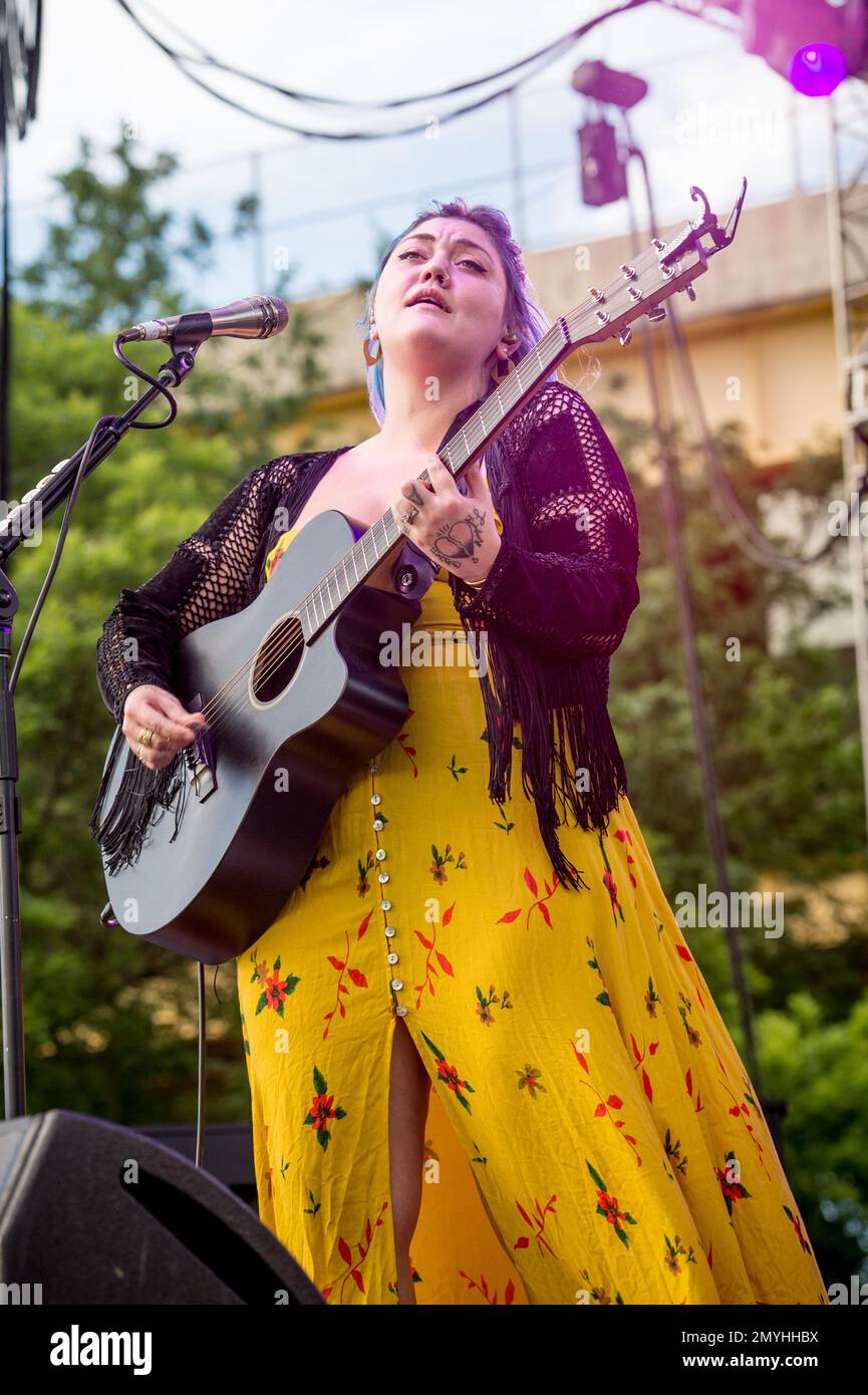 Elle King performs at Bunbury Music Festival at Sawyer Point Park & Yeatman's Cove on Friday